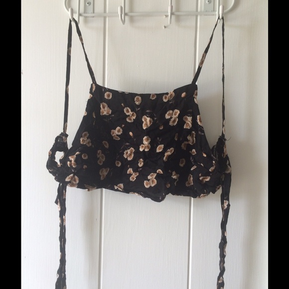 Brandy Melville sunflower top