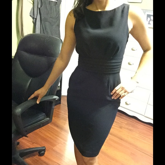 Vera draped Banana Republic Dress 100% Polyester.