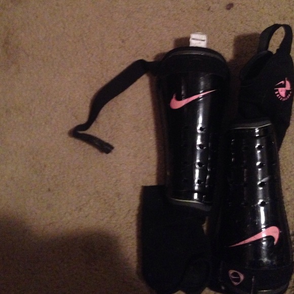 Nike shin guards