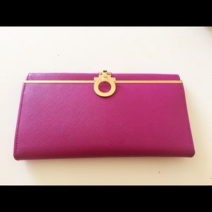 Ferragamo Icona Wallet in fuchsia