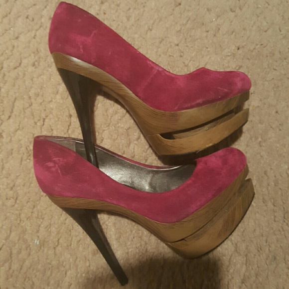Shoes - Picture 3 of 3