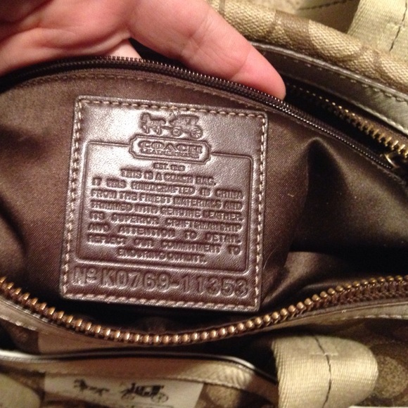 Coach purse / authentic - Picture 2 of 3