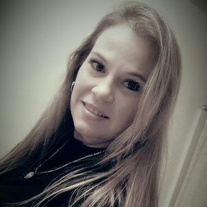 Meet your Posher, Kendra