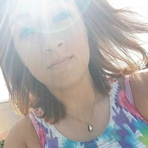 Meet your Posher, Alicia