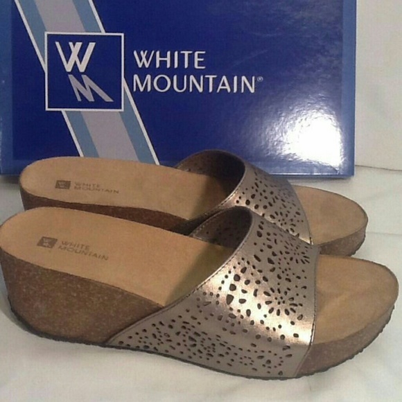 NIB White Mountain Leather Wedge Sandals - Picture 1 of 1