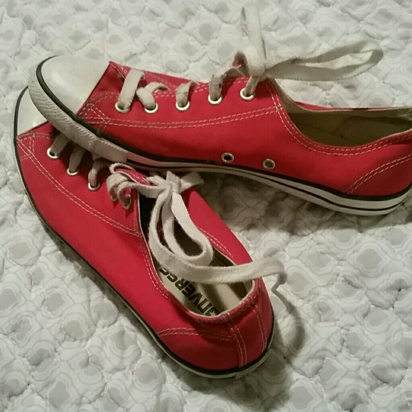 Converse Red size 8