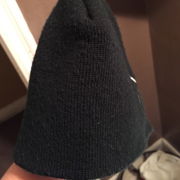 More pictures of the beanie - Picture 2 of 4