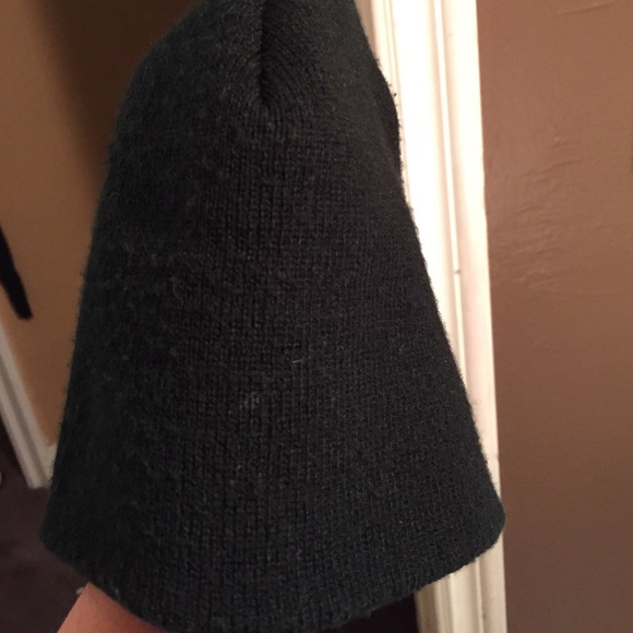 More pictures of the beanie - Picture 4 of 4