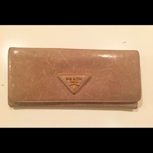 *sold* Prada Vitello Shine Wallet in Pomice