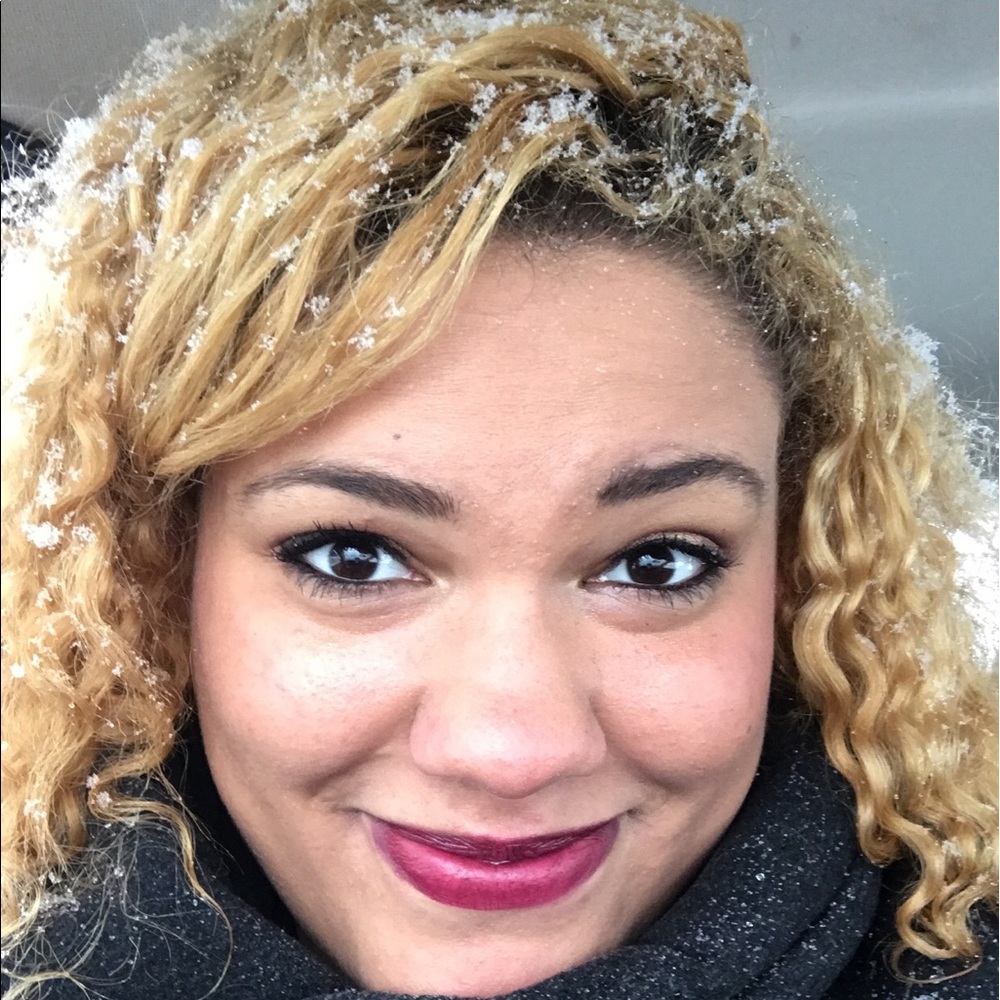 Meet your posher! ????????