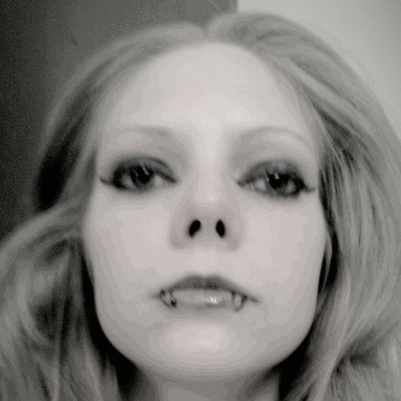Meet your Posher, Ashley - Picture 1 of 1