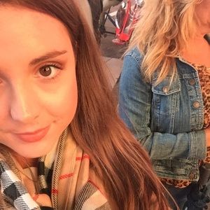 Meet your Posher, Alicia