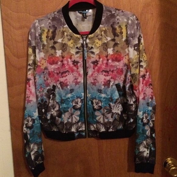 Divided by H&M floral jacket - Picture 2 of 3