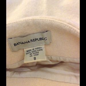 Wool skirt with lining.