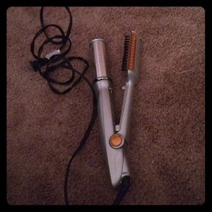 Instyler brush straightener