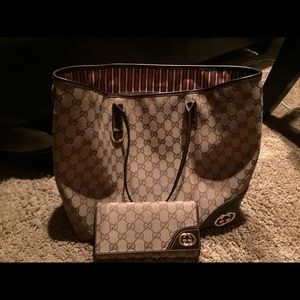 Gucci hand bag with matching wallet