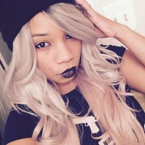 Meet your Posher, Dominique