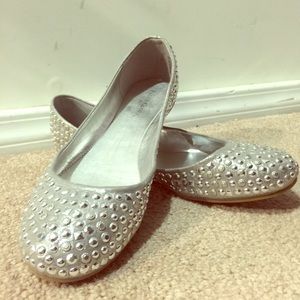 Faded Glory size 9 silver bling flats