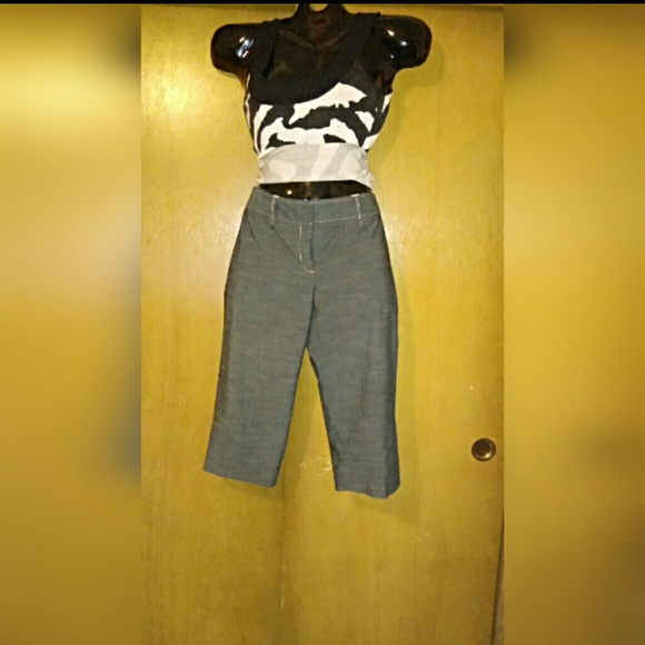 🌸NWOT Casual Capri pants - Picture 1 of 3