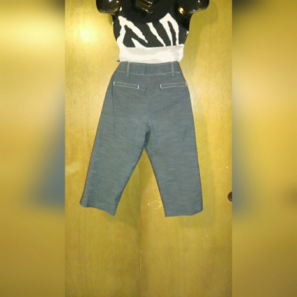 🌸NWOT Casual Capri pants - Picture 2 of 3