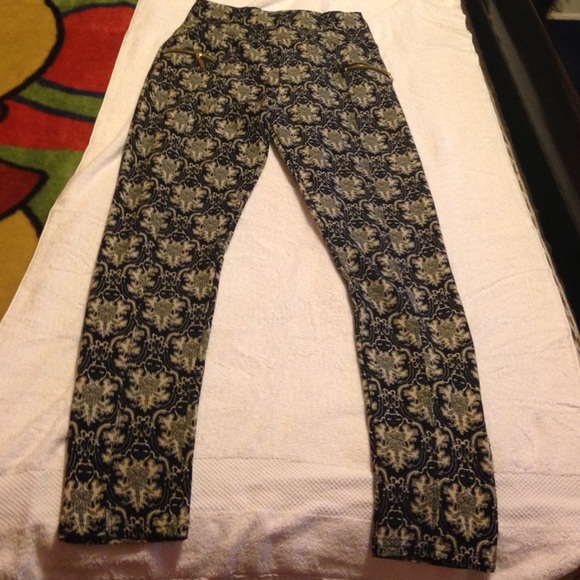 LEGGINS - Picture 2 of 2