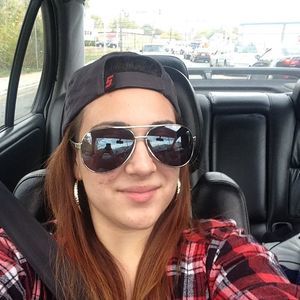 Meet your Posher, Lilian