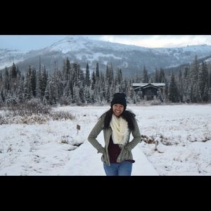 Meet your Posher, Mia