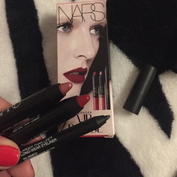 Nars lip pencils and eyeliner. - Picture 2 of 3
