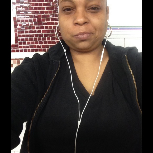 Meet your Posher, Carmen - Picture 1 of 1