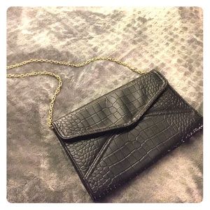Croc Clutch