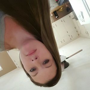 Meet your Posher, Leslie