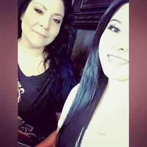 Meet your Posher, Yesenia