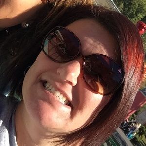 Meet your Posher, Leanne