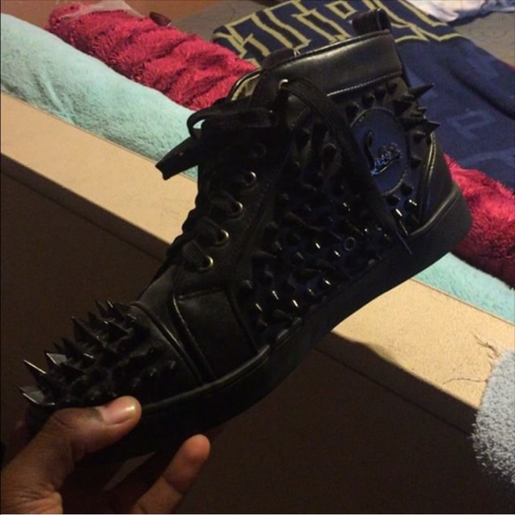 Shoes - Picture 2 of 4