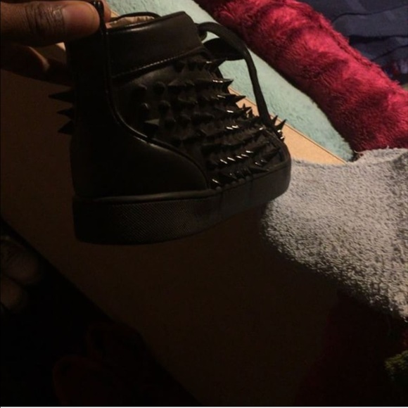 Shoes - Picture 3 of 4