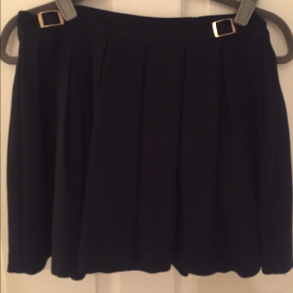 Forever 21 pleated short skirt