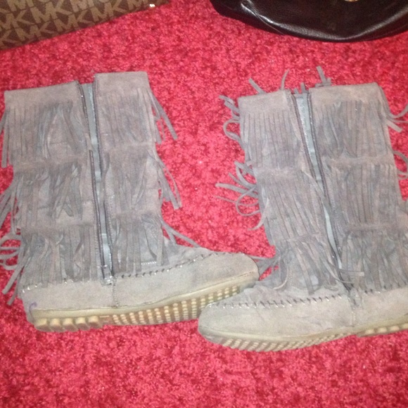 Gray fringe boots! great condition size 8