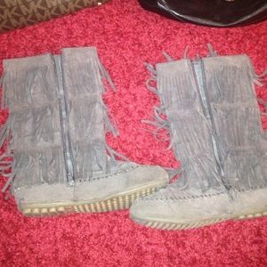 Gray fringe boots! great condition size 8