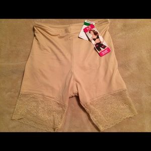 Shape wear - Maidenform thigh slimmer, L