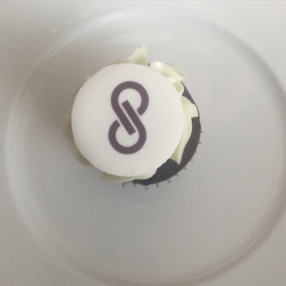 POSH MEMORIES 👑🎉🎀⭐️💜📸📸 - Picture 3 of 4