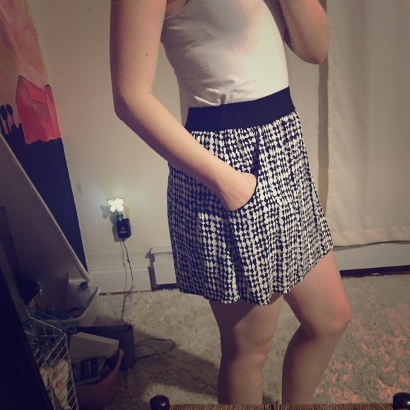 Black and white skirt with a black waistband!