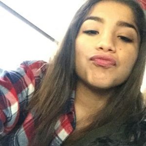 Meet your Posher, Mireya