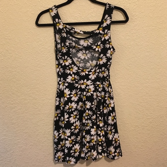 Black Daisy Dress - Picture 2 of 2