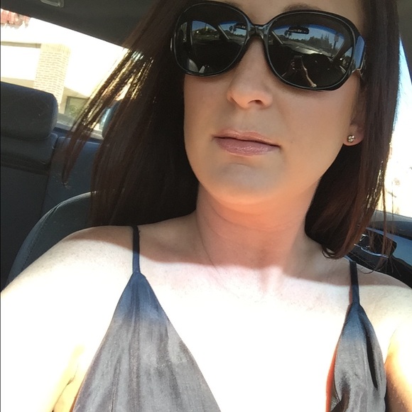 Meet your Posher, Carly - Picture 2 of 3