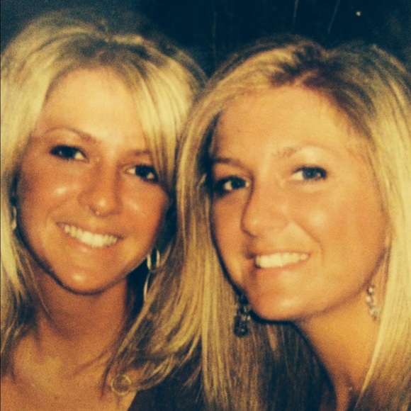 Meet your Posher, Laura - Picture 1 of 1