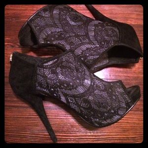 Black lace bootie sz.7