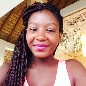 Meet your Posher, Crystal