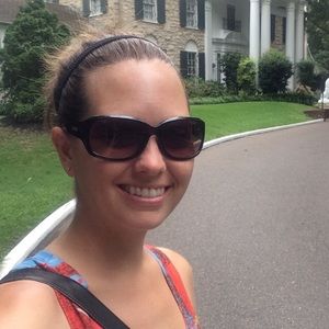 Meet your Posher, Anna