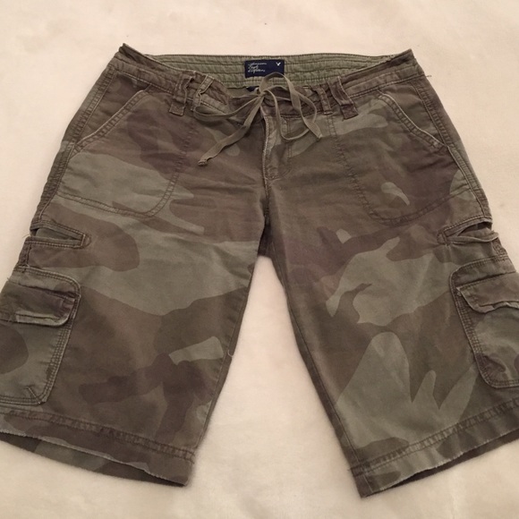 Camo Bermuda shorts