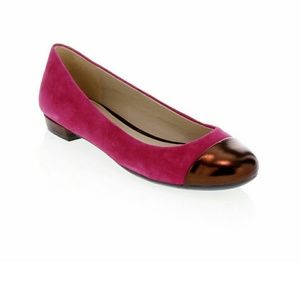 Trendy Naturalizer flats